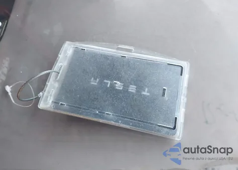 2022 Tesla Model Y Long Range Dual Motor All-Wheel Drive z USA, uszkodzony, nr VIN 7SAYGDEE9NF481758